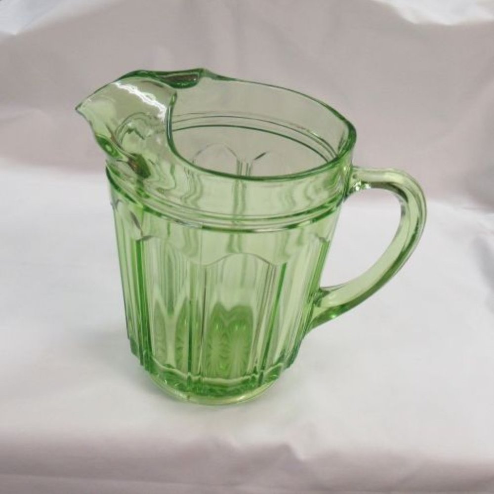 Hocking Depression Green Colonial Knife and Fork 7 In 54 Oz Ice Lip Pitcher